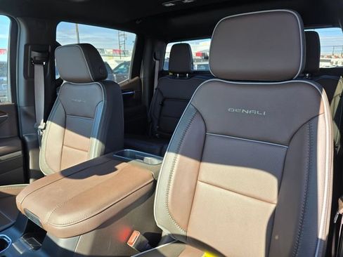 New 2026 GMC Sierra 1500 Denali w/ Denali Reserve Package AWD/4WD image 22