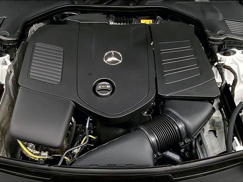 Used 2025 Mercedes-Benz C 300 4MATIC Sedan image 15