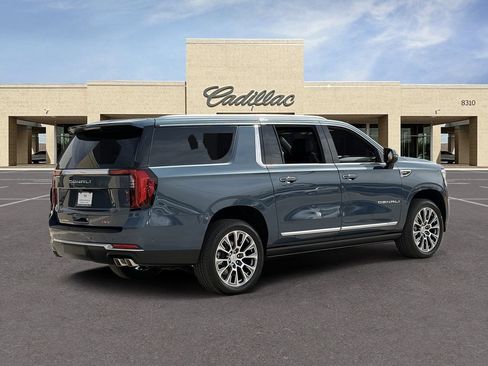 Used 2026 GMC Yukon XL Denali w/ Sun & Power Step Package AWD/4WD image 5
