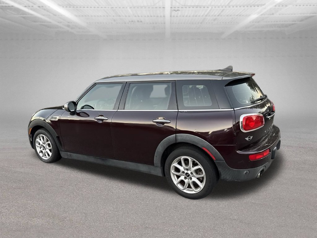 Used 2017 MINI Cooper Clubman FWD image 4