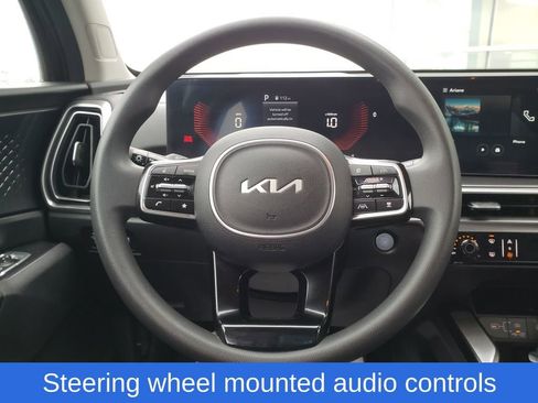Used 2024 Kia Sorento LX image 12