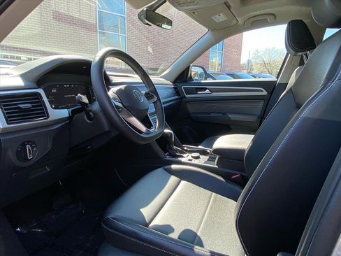 Certified 2023 Volkswagen Atlas SE w/ Panoramic Sunroof Package image 8