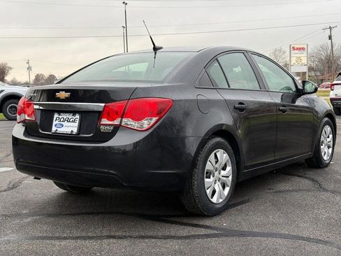 Used 2013 Chevrolet Cruze LS image 3