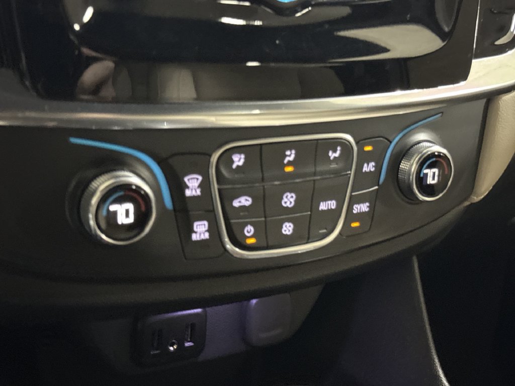 Used 2022 Chevrolet Traverse LS FWD image 16