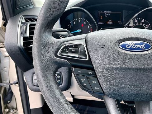 Used 2017 Ford Escape SE FWD image 17