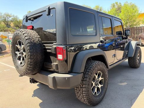 Used 2015 Jeep Wrangler Unlimited Rubicon w/ Connectivity Group AWD/4WD image 7