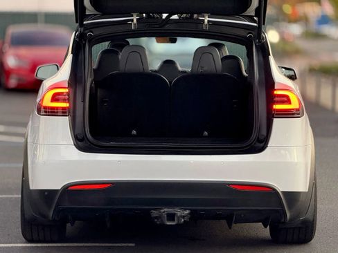 Used 2017 Tesla Model X 75D image 8