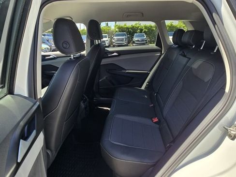 Certified 2023 Volkswagen Taos SE FWD image 11