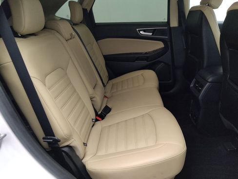 Used 2019 Ford Edge SEL w/ Equipment Group 201A FWD image 19