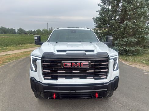 Used 2026 GMC Sierra 2500 AT4X AWD/4WD image 5