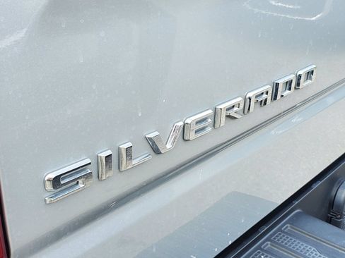 Used 2021 Chevrolet Silverado 1500 LTZ w/ Z71 Off-Road Package AWD/4WD image 6