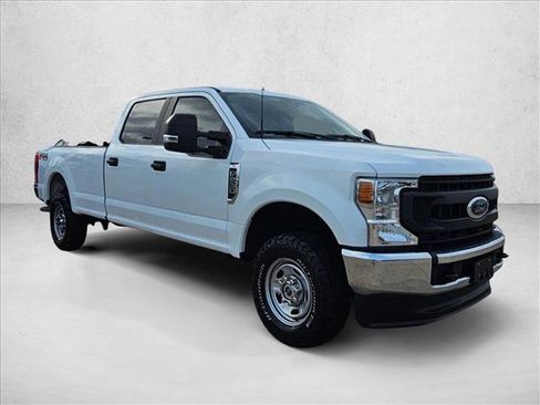 Used 2022 Ford F250 XL w/ Power Equipment Group AWD/4WD image 3