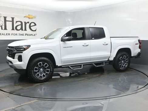 Used 2025 Chevrolet Colorado Z71 w/ Technology Package AWD/4WD image 31