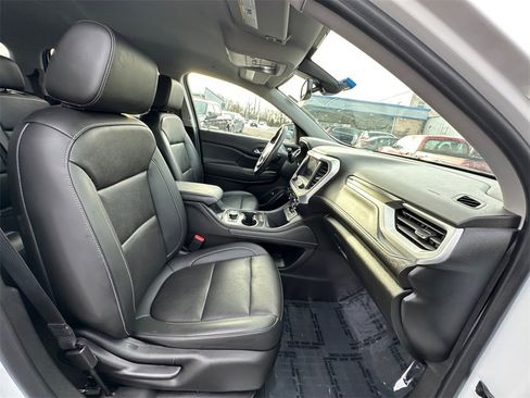 Used 2022 GMC Acadia SLT w/ LPO, Floor Liner Package image 27