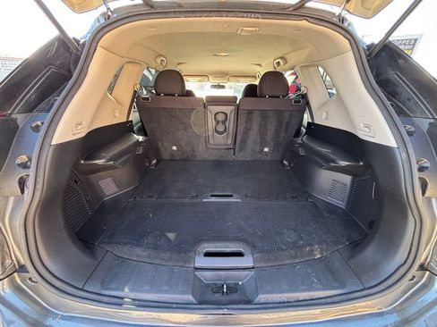 Used 2017 Nissan Rogue SV image 14