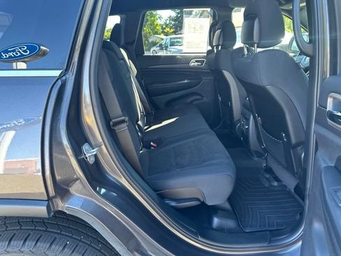 Used 2016 Jeep Grand Cherokee Laredo w/ Quick Order Package 23E AWD/4WD image 25