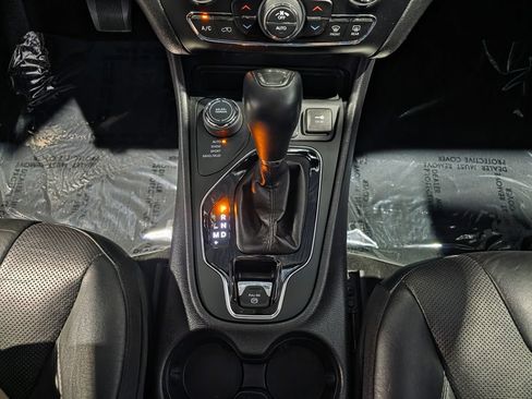 Used 2020 Jeep Cherokee Limited AWD/4WD image 10