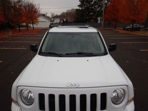 Used 2016 Jeep Patriot High Altitude image 3