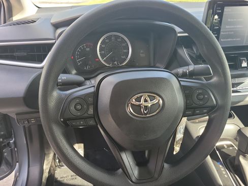 Used 2022 Toyota Corolla LE FWD image 25