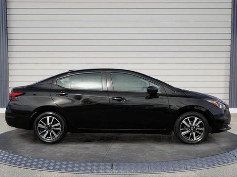 Used 2021 Nissan Versa SV image 8