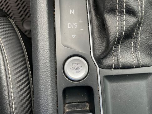 Used 2021 Volkswagen Atlas Cross Sport SE FWD image 25