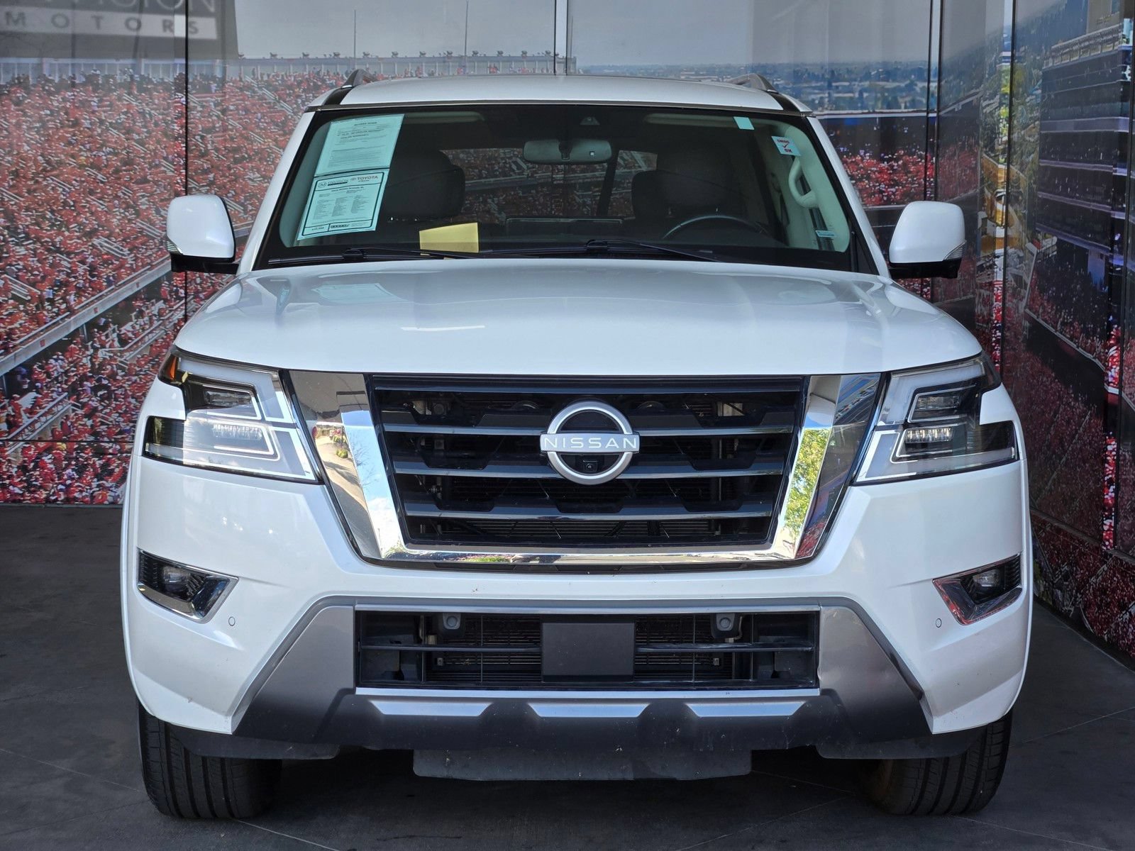 Used 2024 Nissan Armada SL w/ Captain's Chairs Package RWD image 3