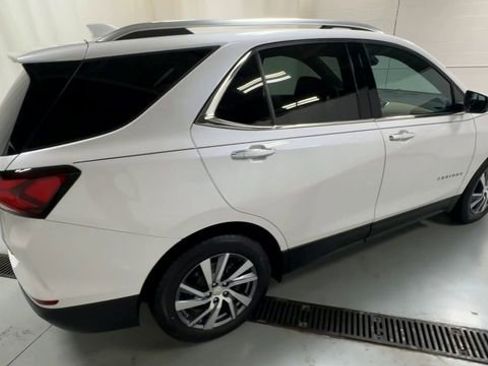 Used 2022 Chevrolet Equinox Premier AWD/4WD image 8