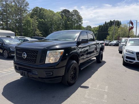 Used 2017 Nissan Titan S RWD image 2