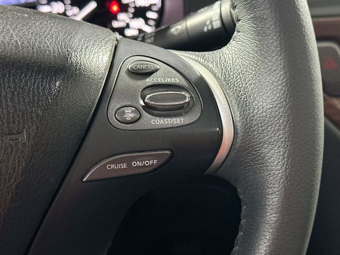 Used 2018 Nissan Pathfinder Platinum image 21