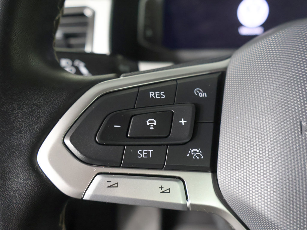 Used 2023 Volkswagen Atlas Cross Sport SEL AWD/4WD image 42