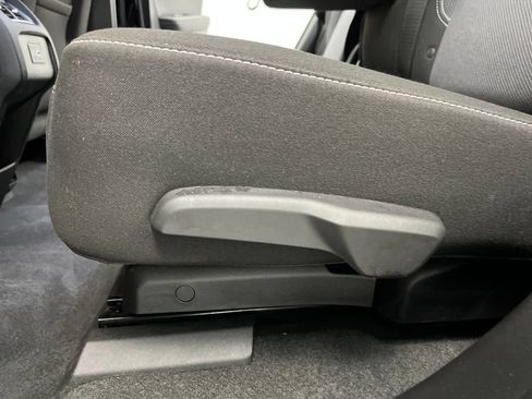 Used 2025 Chevrolet Blazer LT FWD image 18