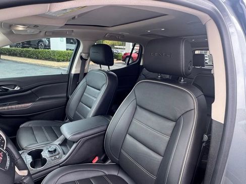 Used 2023 GMC Acadia Denali w/ Denali Ultimate Package image 14