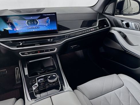 Used 2025 BMW X5 sDrive40i w/ Executive Package RWD image 24