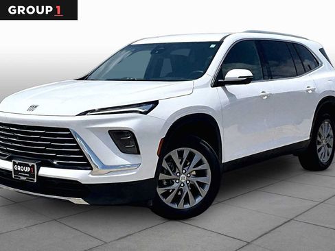 Used 2025 Buick Enclave Preferred FWD image 1