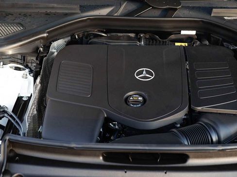 Used 2026 Mercedes-Benz GLC 300 4MATIC image 33