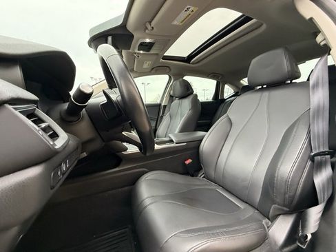 Used 2022 Acura TLX image 5