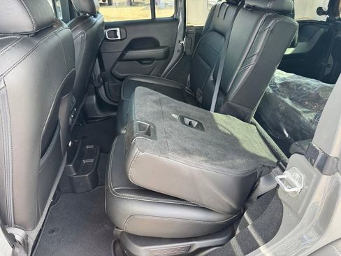 Used 2022 Jeep Wrangler Unlimited Sahara 4xe image 12