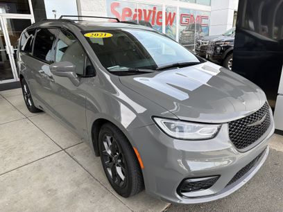 Used 2021 Chrysler Pacifica Touring w/ S Appearance Package