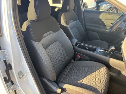 Used 2025 Nissan Kicks SV image 34