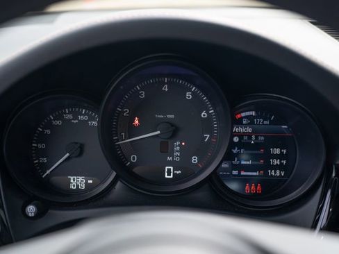 Certified 2025 Porsche Macan AWD/4WD image 24