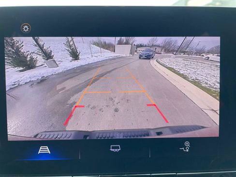 Used 2024 Chevrolet Colorado Z71 image 21