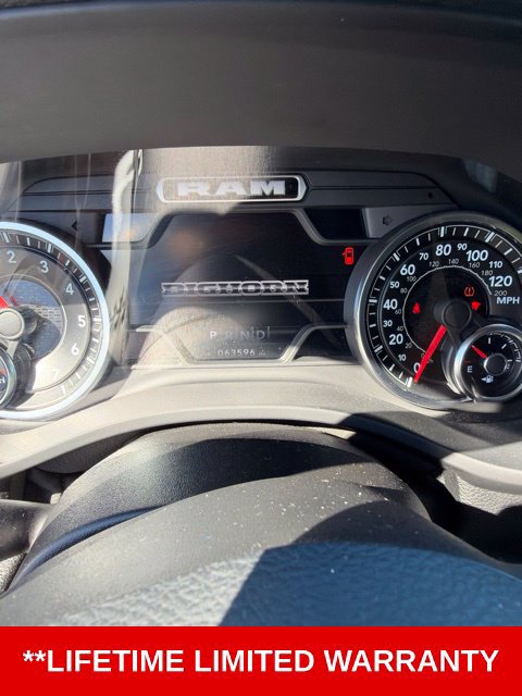 Used 2022 RAM 1500 Big Horn AWD/4WD image 3