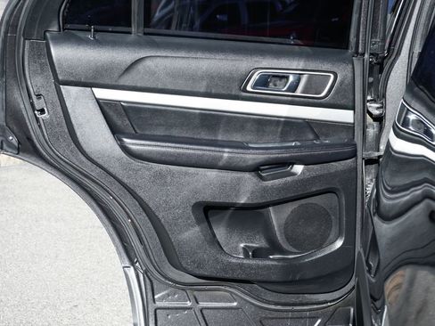 Used 2017 Ford Explorer XLT w/ Equipment Group 201A image 31