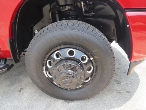 New 2026 RAM 3500 Big Horn AWD/4WD image 12