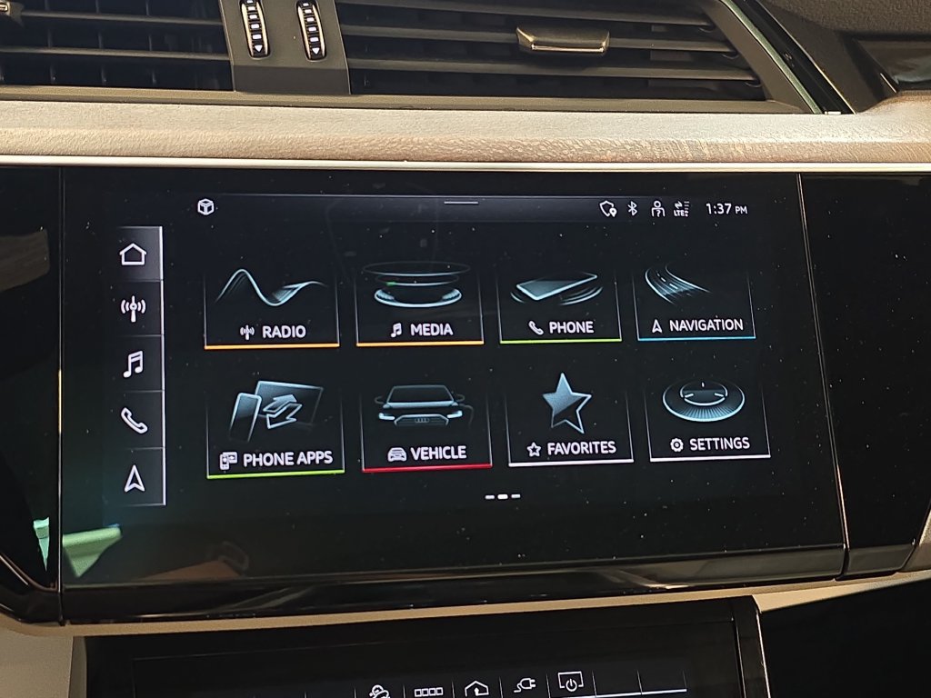 Used 2024 Audi Q8 e-tron Premium Plus w/ Premium Plus Package AWD/4WD image 28