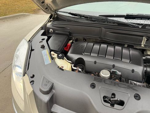 Used 2010 Buick Enclave CX w/ Driver Confidence Package image 36