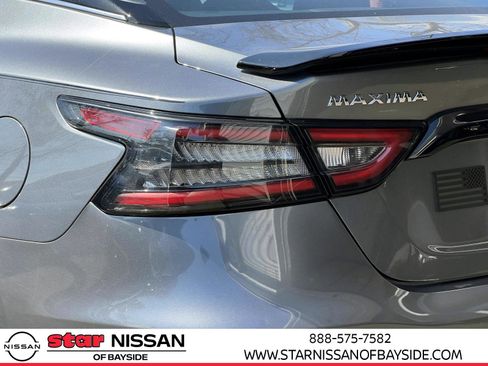 Used 2021 Nissan Maxima SR w/ Sport Mat Group image 9
