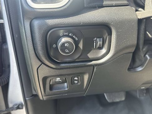 Used 2020 RAM 1500 Big Horn AWD/4WD image 18