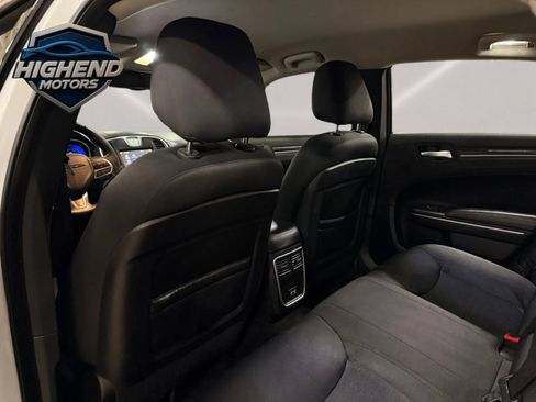 Used 2018 Chrysler 300 Touring image 17