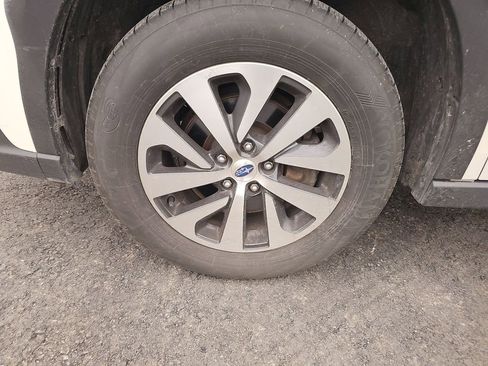 Used 2023 Subaru Outback Premium image 10